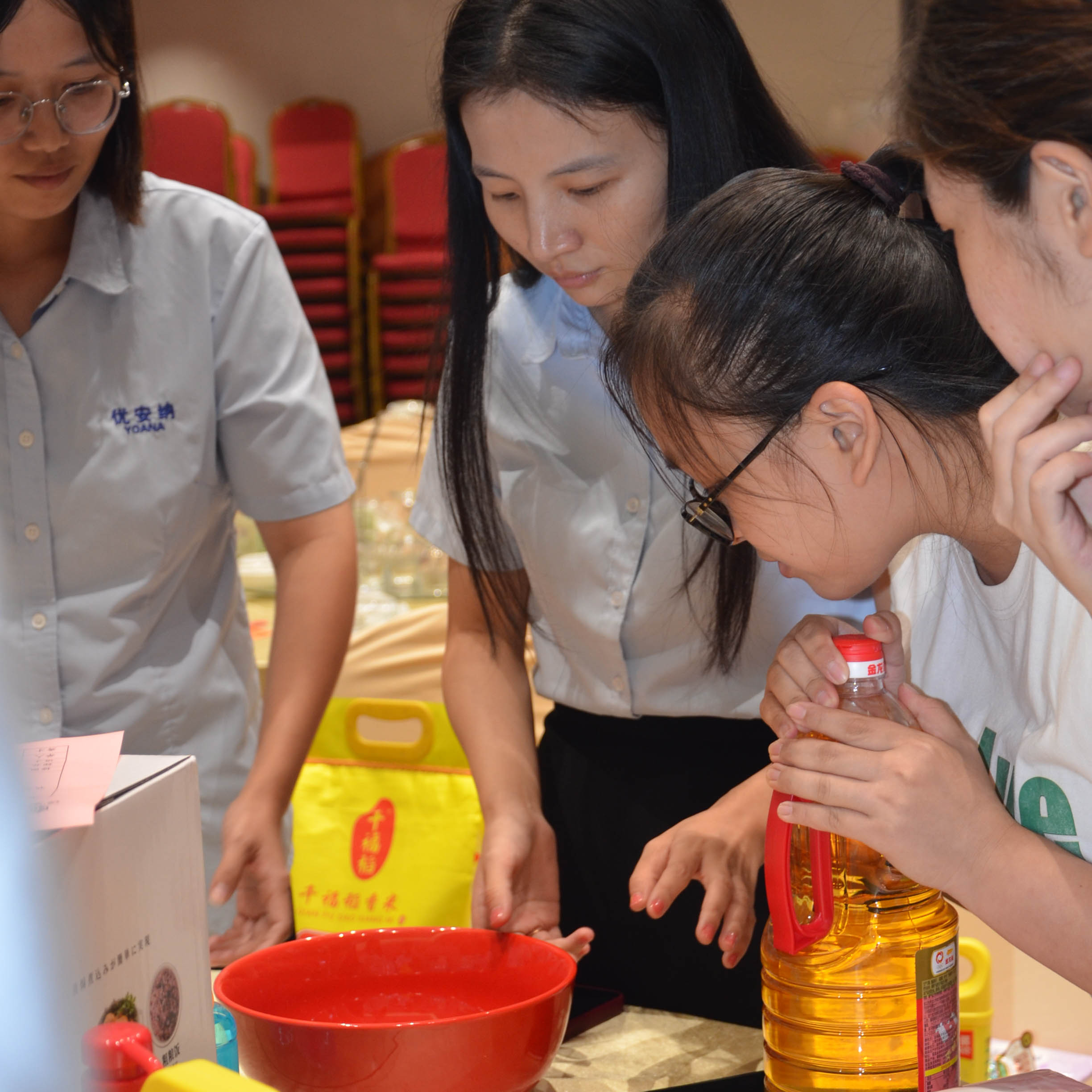 優安納中秋團圓，溫暖擔當共前行